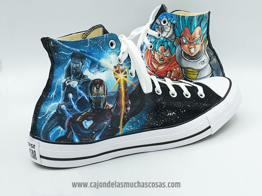 Zapatillas inspiradas en los Vengadores y Dragon Ball pintadas a mano