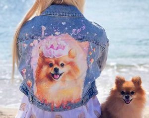 cazadora pintada a mano de un perro