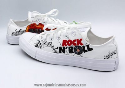 Zapatillas inspiradas en Rock pintadas a mano